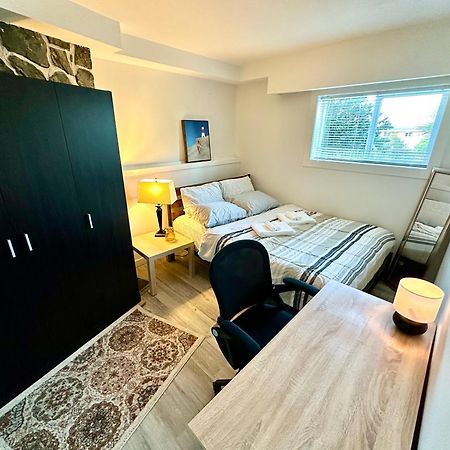 ויקטוריה Cozy & Bright Home With Parking מראה חיצוני תמונה