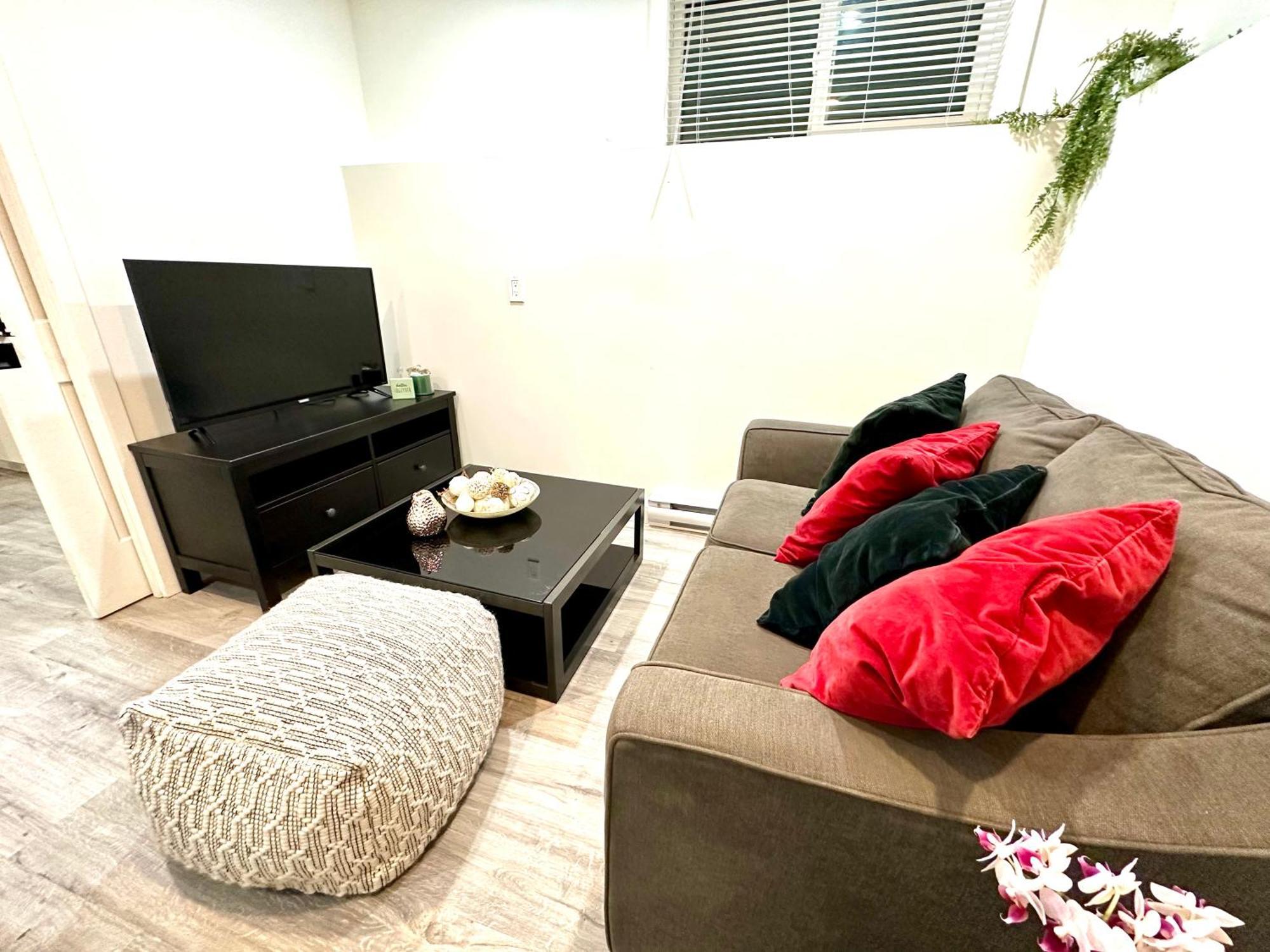 ויקטוריה Cozy & Bright Home With Parking מראה חיצוני תמונה