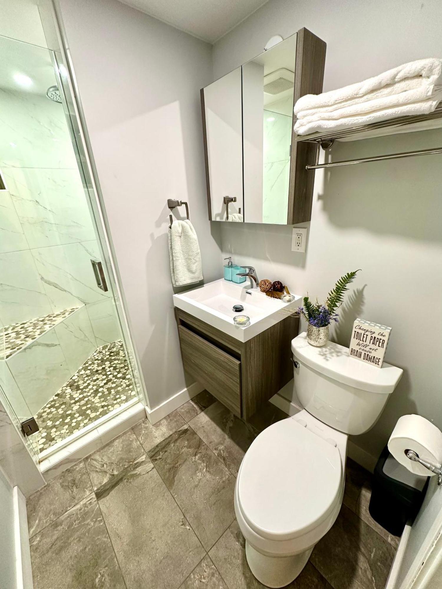 ויקטוריה Cozy & Bright Home With Parking מראה חיצוני תמונה